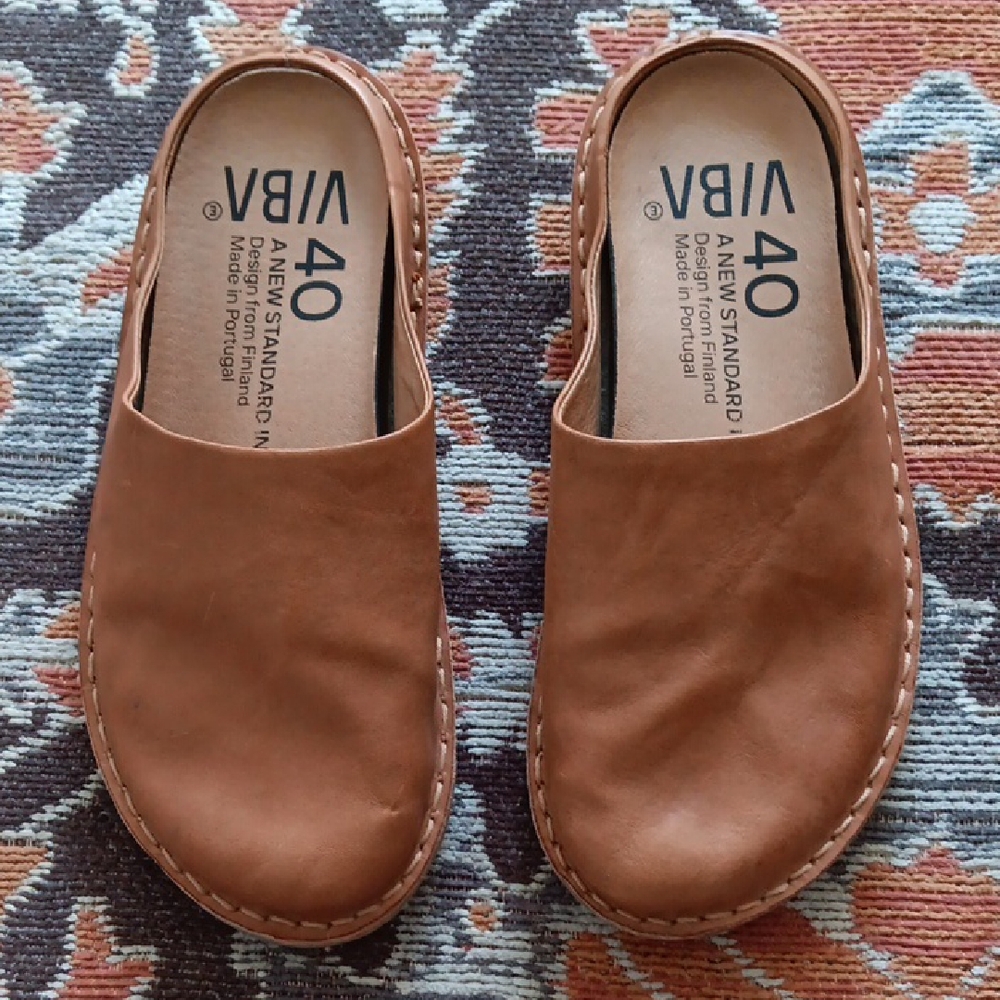VIVA Women's Tan Leather Mules - Size 40
